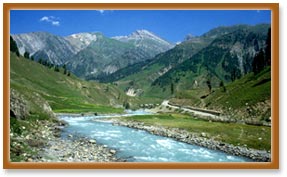 Valley Between Kashmir & Ladakh
